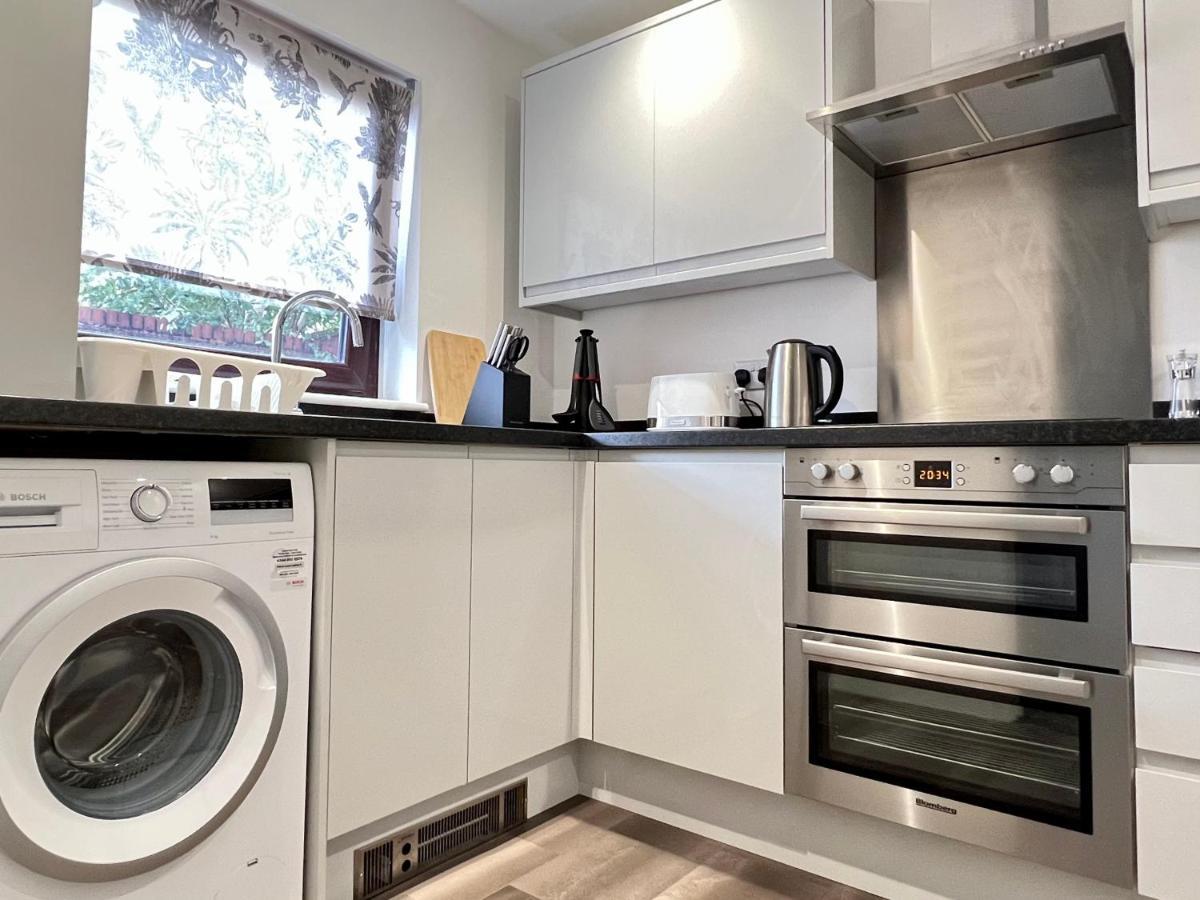 Modern 2 Bed Townhouse Just Outside City Walls With Free Private Parking York Exterior foto